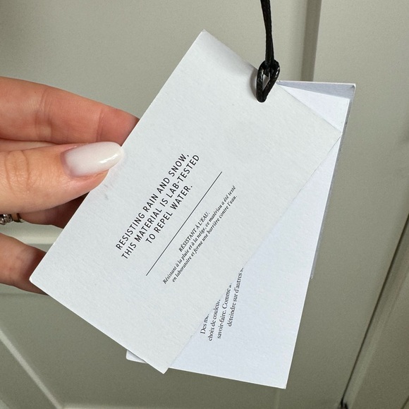 New with tags UGG Vickie pink Puffer Jacket. Size M - Picture 12 of 13